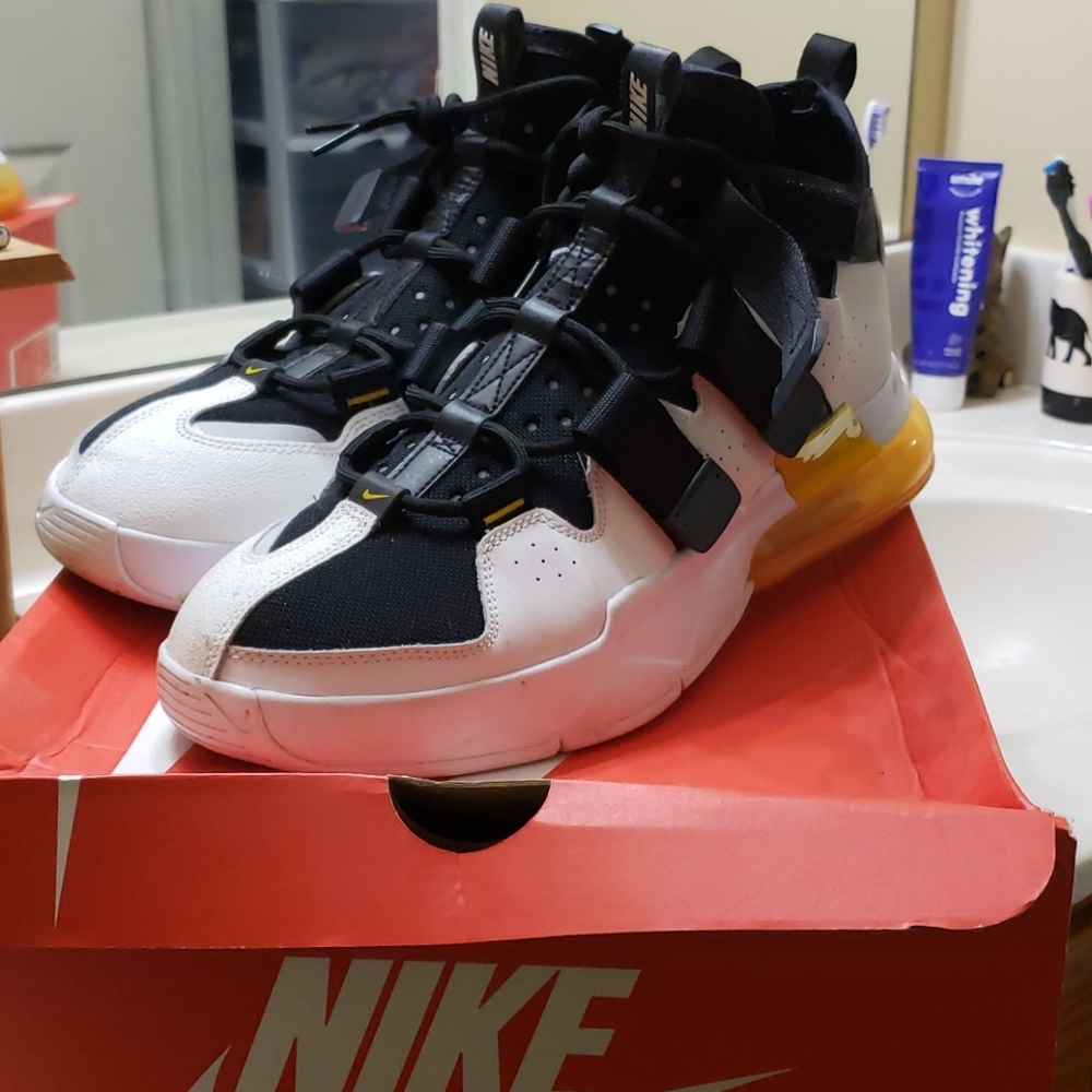 Nike air edge 270